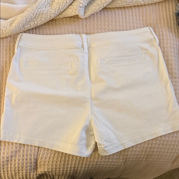 American Eagle Outfitters Women's White Shorts - Picture 4 of 4